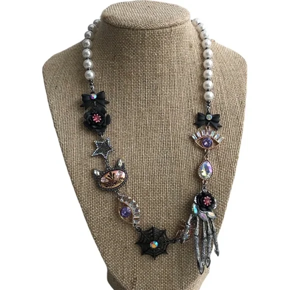 Betsey Johnson Spider Hand Cat Necklace - Picture 5 of 9